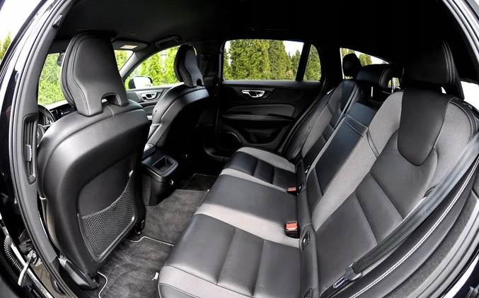 Volvo V60 cena 98900 przebieg: 179000, rok produkcji 2020 z Płock małe 781